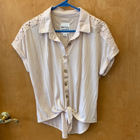 New York Laundry Women's Beige Button-Down Shirt with Lace - Picture 1 of 6